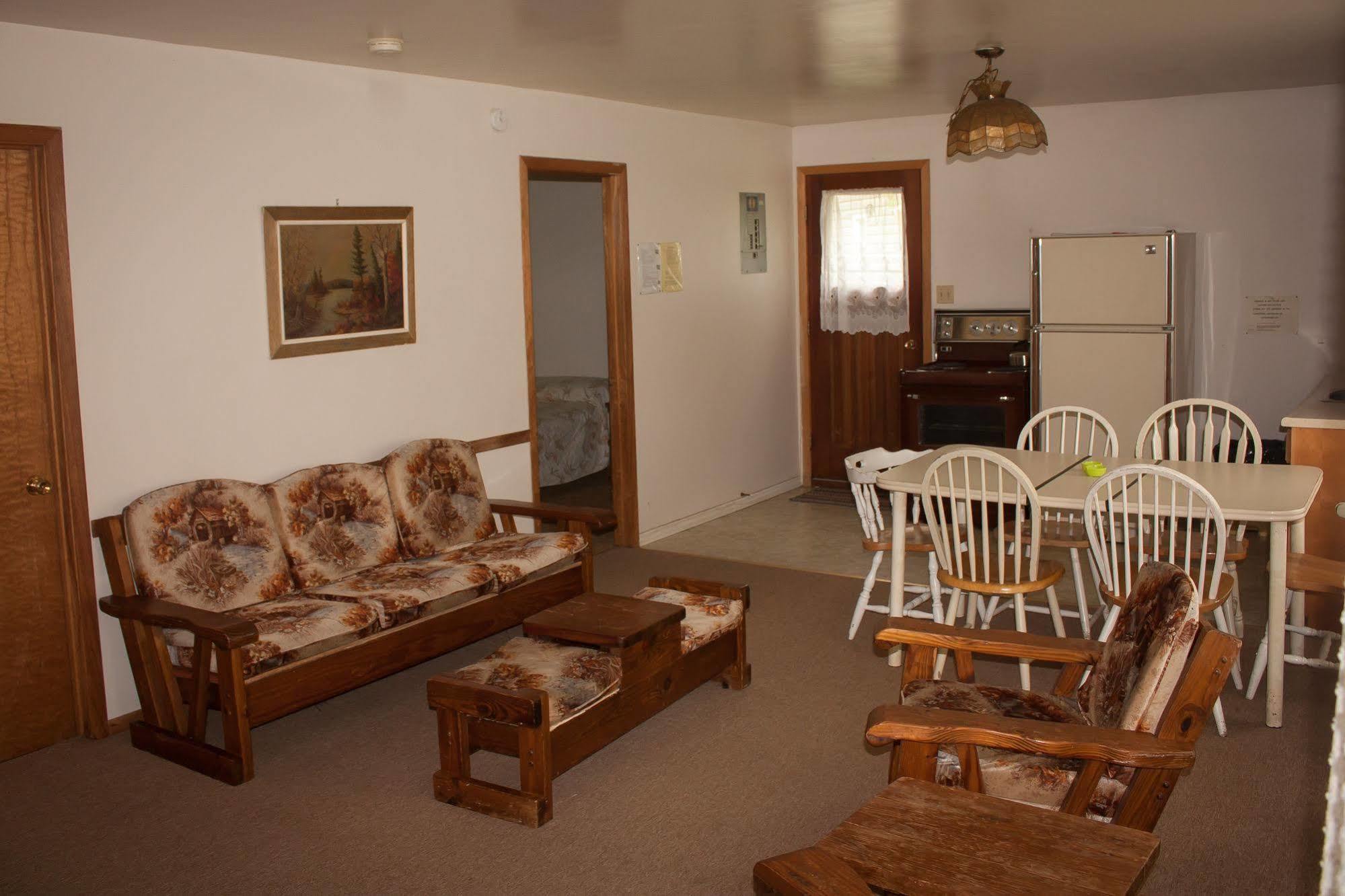 Lake Dalrymple Resort Lagoon City Esterno foto