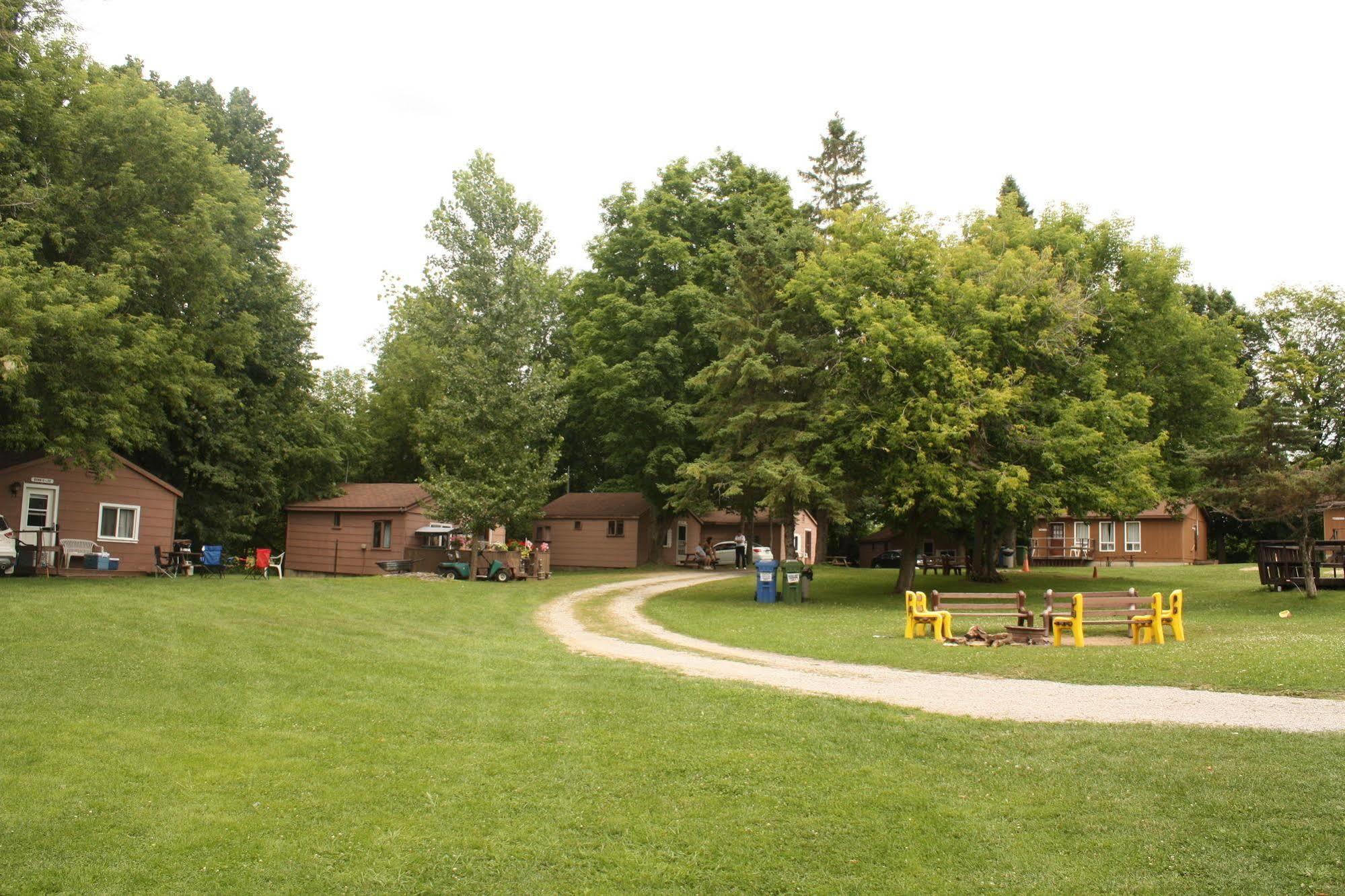 Lake Dalrymple Resort Lagoon City Esterno foto